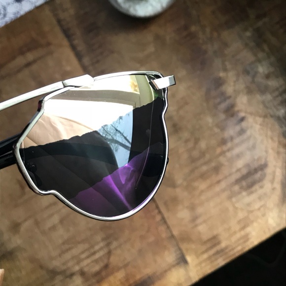 Tri-colored lens sunglasses with case - Picture 2 of 7
